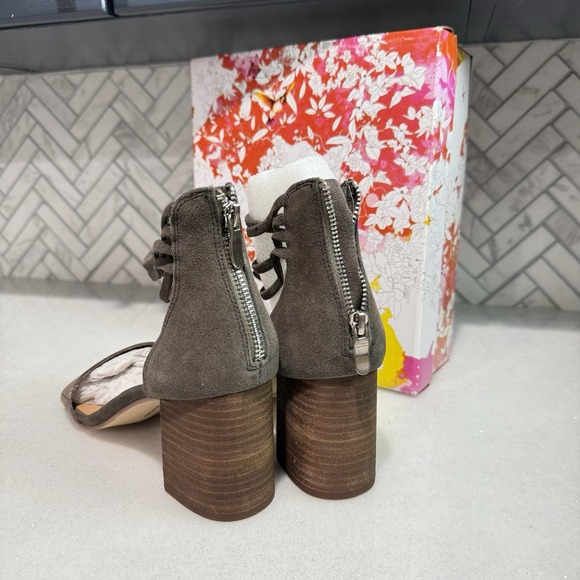 NWT Chinese Laundry Rylan Split Suede‎ Dress Sandals Gray Women's Size 11 - Picture 4 of 7